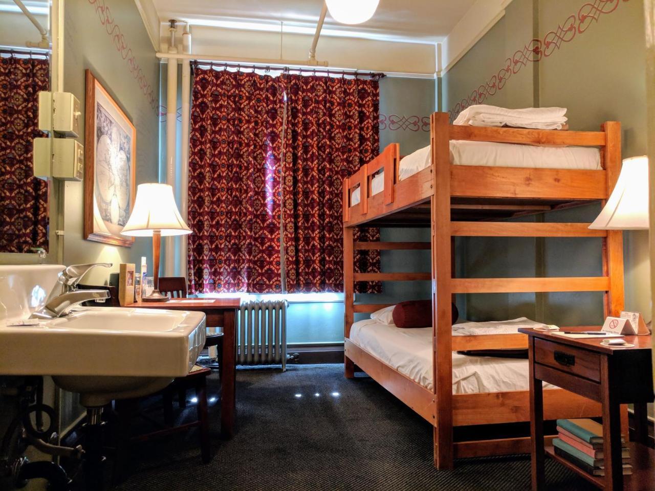 Mcmenamins Grand Lodge Forest Grove Eksteriør billede