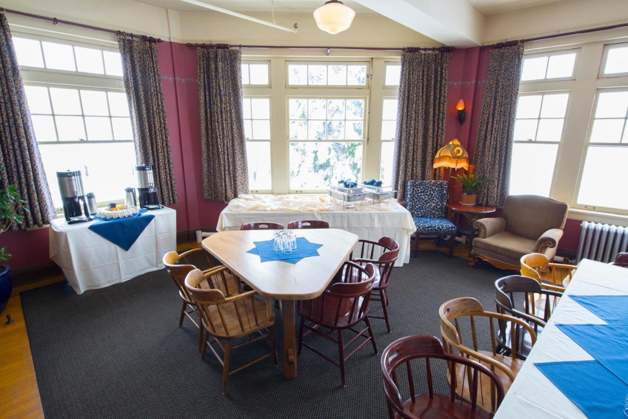 Mcmenamins Grand Lodge Forest Grove Eksteriør billede