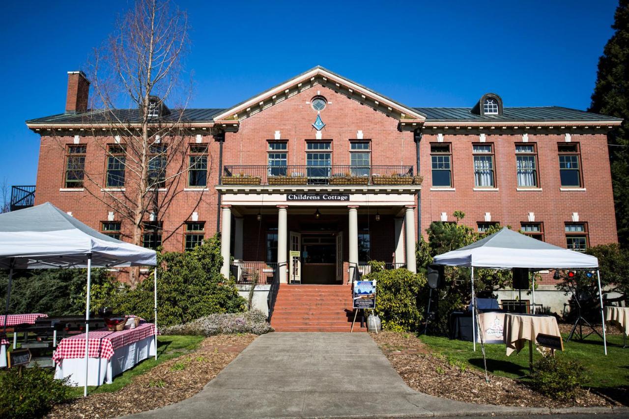 Mcmenamins Grand Lodge Forest Grove Eksteriør billede